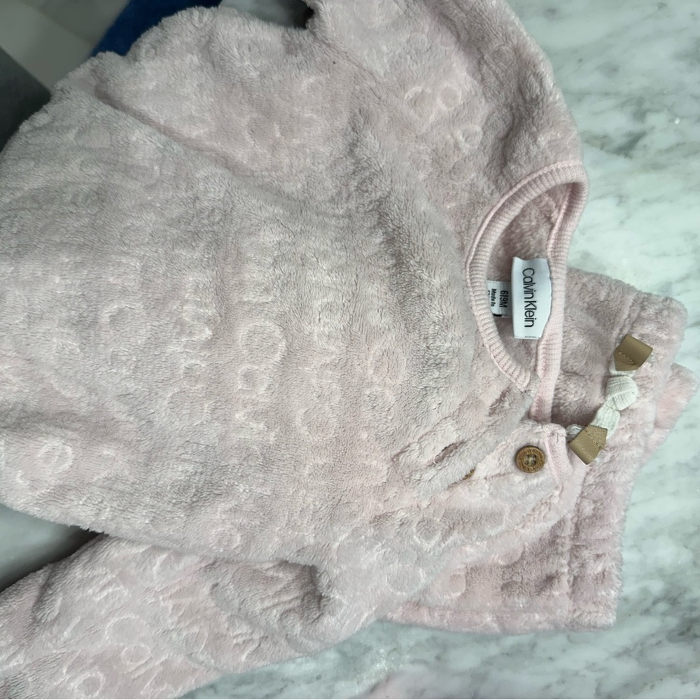 Calvin Klein Soft Pink Debossed Logo Sherpa Sweatsuit Matching Set Size 6/9M - Picture 9 of 11